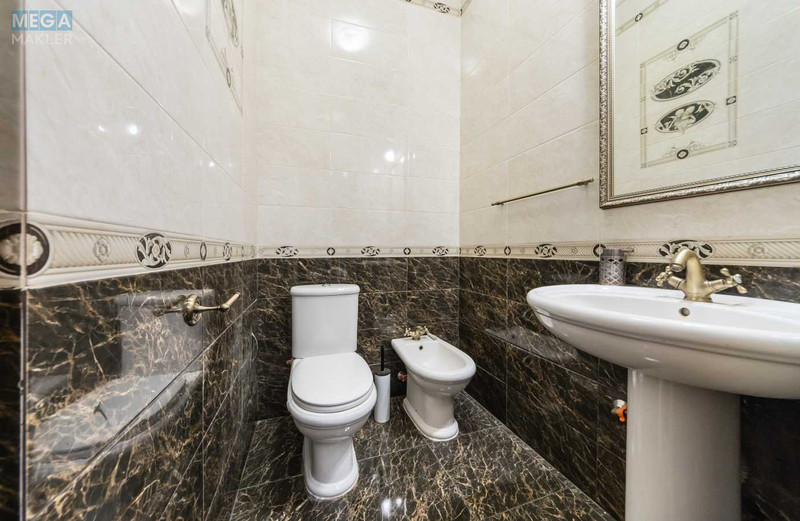 Оренда 3 кімнатної квартири, <a class="location-link" href="/kiev/" title="Недвижимость Київ">Київ</a>, <a class="location-link" href="/kiev/pecherskij/" title="Недвижимость Печерський район">Печерський р-н</a>, Євгена Коновальця вул., 36Е (изображение 17)