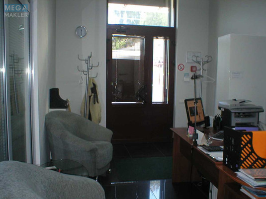 Продаж комерційної нерухомості, 237&nbsp;кв.м, под офис, <a class="location-link" href="/kiev/" title="Недвижимость Київ">Київ</a>, <a class="location-link" href="/kiev/goloseevskij/" title="Недвижимость Голосіївський район">Голосіївський р-н</a>, Феодосийский пер., 14 (изображение 8)