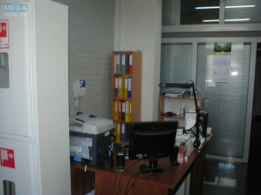 Продаж комерційної нерухомості, 237&nbsp;кв.м, под офис, <a class="location-link" href="/kiev/" title="Недвижимость Київ">Київ</a>, <a class="location-link" href="/kiev/goloseevskij/" title="Недвижимость Голосіївський район">Голосіївський р-н</a>, Феодосийский пер., 14 (изображение 9)