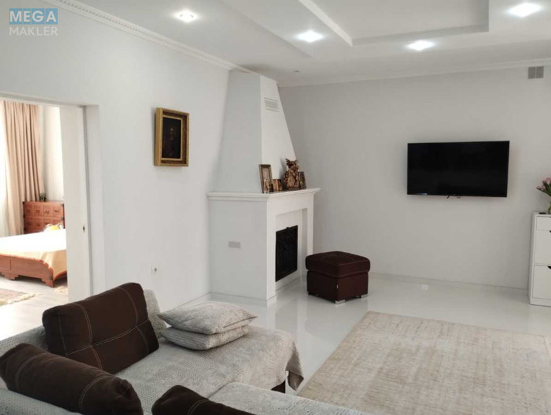 Продаж дома, 2&nbsp;поверху, 280&nbsp;кв.м, 5&nbsp;кімнат, ділянка 8&nbsp;соток, <a class="location-link" href="/mukachevo/" title="Недвижимость Мукачеві">Мукачеве</a>, Гулака АРТЕМОВСЬКОГО, 36 (изображение 3)