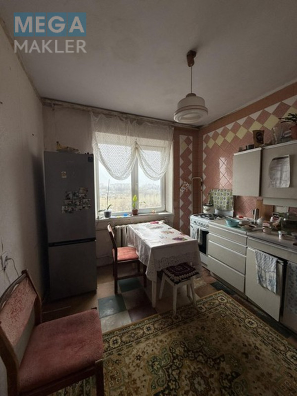 Продаж 3 кімнатної квартири (68/39/8), 9 пов. 9 пов. будинку, <a class="location-link" href="/dnepropetrovsk/" title="Недвижимость Дніпра">Дніпро</a>, <a class="location-link" href="/dnepropetrovsk/zhovtnevyj/" title="Недвижимость Жовтневий район">Жовтневий р-н</a>, космическая (изображение 2)