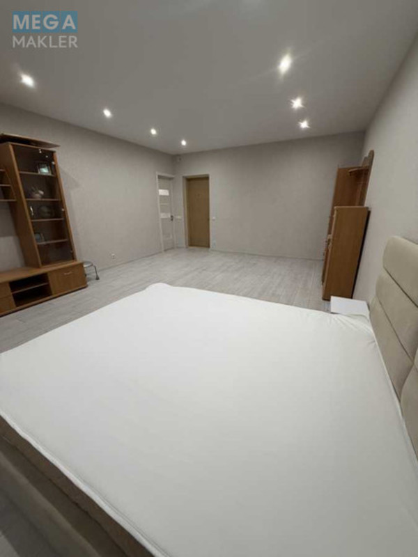 Оренда 1 кімнатної квартири, <a class="location-link" href="/kiev/" title="Недвижимость Київ">Київ</a>, <a class="location-link" href="/kiev/darnickij/" title="Недвижимость Дарницький район">Дарницький р-н</a>, Харьковское шоссе, 152 (изображение 11)