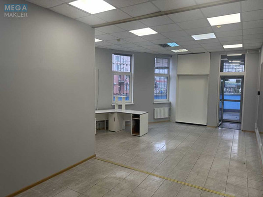 Оренда комерційної нерухомості, 43&nbsp;кв.м, <a class="location-link" href="/kiev/" title="Недвижимость Київ">Київ</a>, <a class="location-link" href="/kiev/darnickij/" title="Недвижимость Дарницький район">Дарницький р-н</a>, Олександра Мишуги вул., 9а (изображение 2)