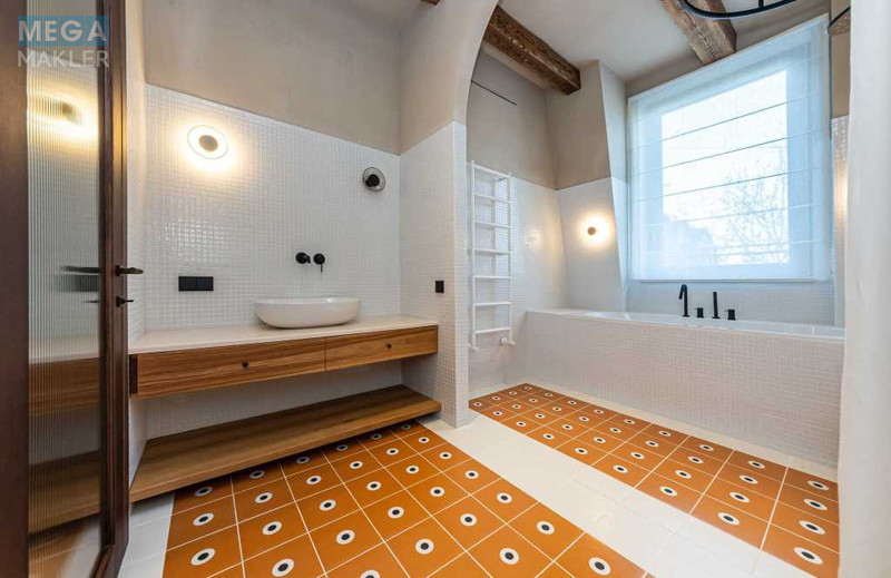 Оренда 5 кімнатної квартири, <a class="location-link" href="/kiev/" title="Недвижимость Київ">Київ</a>, <a class="location-link" href="/kiev/shevchenkovskij/" title="Недвижимость Шевченківський район">Шевченківський р-н</a>, Ярославов Вал ул., 16 (изображение 17)