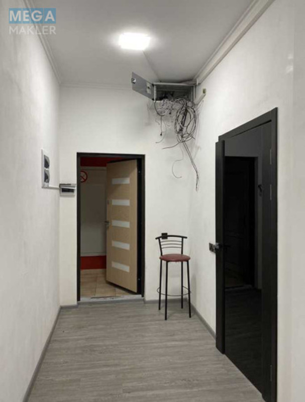 Оренда комерційної нерухомості, 140&nbsp;кв.м, под офис, <a class="location-link" href="/kiev/" title="Недвижимость Київ">Київ</a>, <a class="location-link" href="/kiev/pecherskij/" title="Недвижимость Печерський район">Печерський р-н</a>, Евгения Коновальца ул., 32Б (изображение 7)