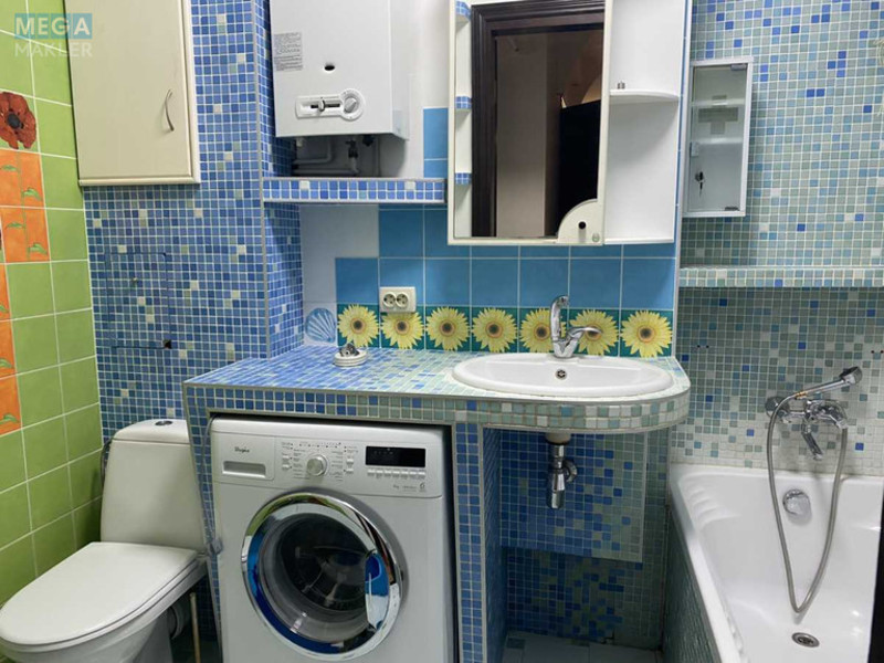 Оренда 3 кімнатної квартири, <a class="location-link" href="/kiev/" title="Недвижимость Київ">Київ</a>, <a class="location-link" href="/kiev/shevchenkovskij/" title="Недвижимость Шевченківський район">Шевченківський р-н</a>, Мельникова ул., 6 (изображение 9)