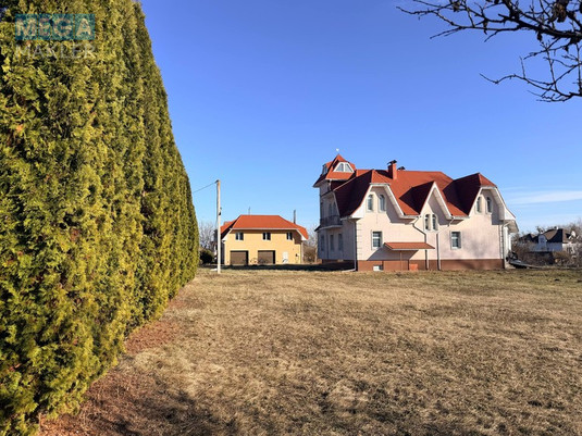 Продаж дома, 2&nbsp;поверху, 298&nbsp;кв.м, 5&nbsp;кімнат, ділянка 16&nbsp;соток, <a class="location-link" href="/gorenichi/" title="Недвижимость Гореничі">Гореничі</a>, Теплична, 7 (изображение 2)