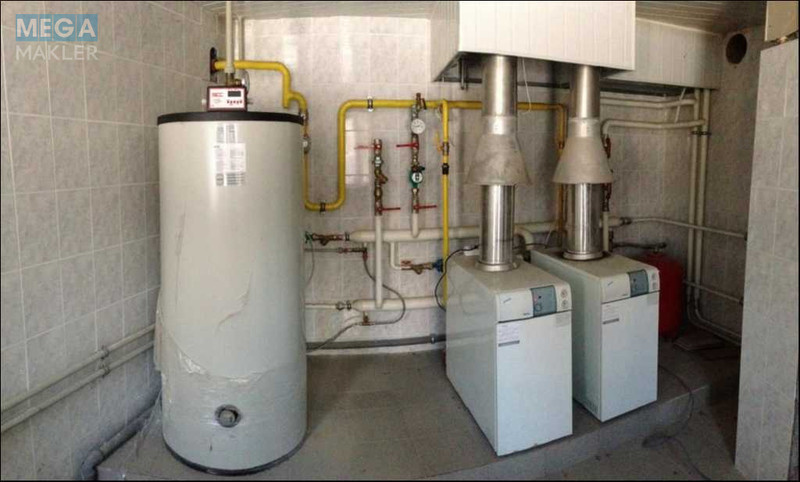 Продаж дома, 3&nbsp;поверху, 660&nbsp;кв.м, 10&nbsp;кімнат, ділянка 19&nbsp;соток, <a class="location-link" href="/kiev/" title="Недвижимость Київ">Київ</a>, <a class="location-link" href="/kiev/podolskij/" title="Недвижимость Подільський район">Подільський р-н</a>, Артезианский пер., 11 (изображение 2)