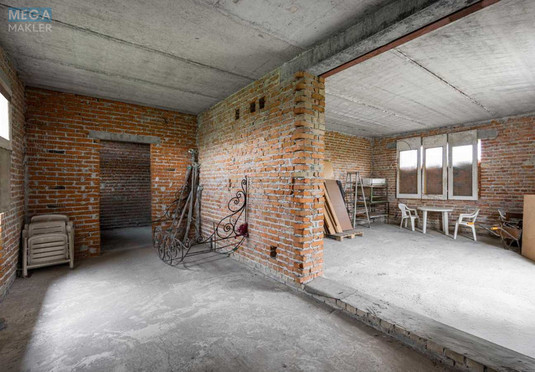 Продаж дома, 2&nbsp;поверху, 262&nbsp;кв.м, 7&nbsp;кімнат, ділянка 28&nbsp;соток, <a class="location-link" href="/remenov/" title="Недвижимость Ременів">Ременів</a>, Польова (изображение 6)