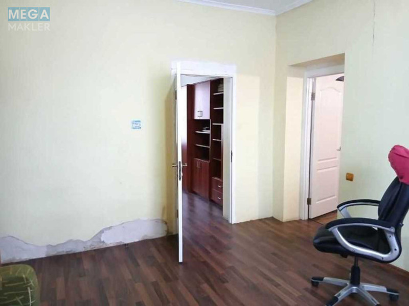 Оренда дома, <a class="location-link" href="/kiev/" title="Недвижимость Київ">Київ</a>, <a class="location-link" href="/kiev/dneprovskij/" title="Недвижимость Дніпровський район">Дніпровський р-н</a>, Паровозная ул. (изображение 12)