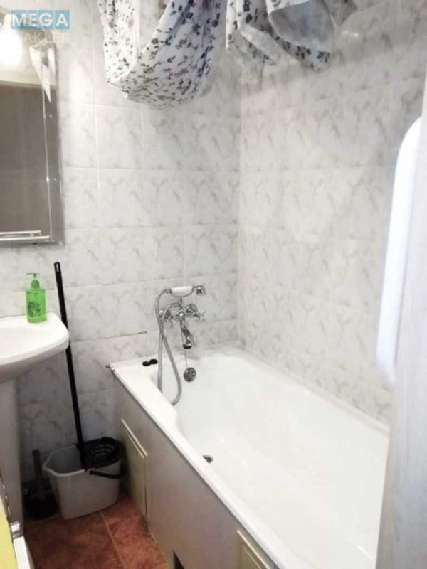 Оренда 3 кімнатної квартири, <a class="location-link" href="/kiev/" title="Недвижимость Київ">Київ</a>, <a class="location-link" href="/kiev/darnickij/" title="Недвижимость Дарницький район">Дарницький р-н</a>, Славгородская ул., 10 (изображение 17)