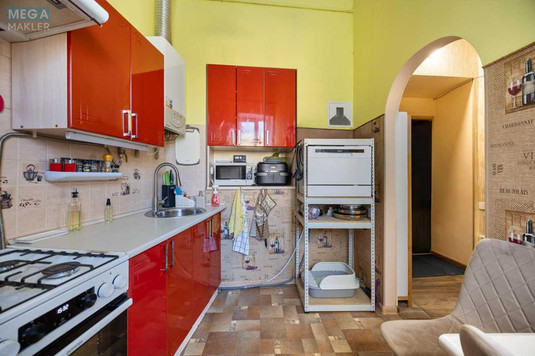 Продаж 2 кімнатної квартири (46/28/6), 2 пов. 4 пов. будинку, <a class="location-link" href="/lviv/" title="Недвижимость Львів">Львів</a>, <a class="location-link" href="/lviv/galickij/" title="Недвижимость Галицький район">Галицький р-н</a>, Лазнева (изображение 2)