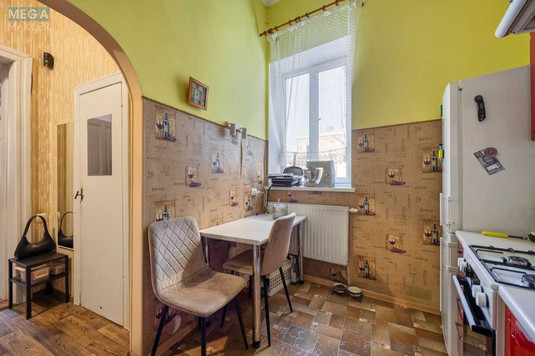 Продаж 2 кімнатної квартири (46/28/6), 2 пов. 4 пов. будинку, <a class="location-link" href="/lviv/" title="Недвижимость Львів">Львів</a>, <a class="location-link" href="/lviv/galickij/" title="Недвижимость Галицький район">Галицький р-н</a>, Лазнева (изображение 3)