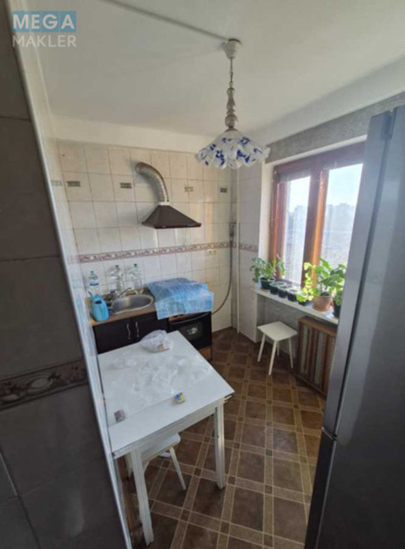 Продаж 1 кімнатної квартири (33/18/6), 8 пов. 9 пов. будинку, <a class="location-link" href="/kiev/" title="Недвижимость Київ">Київ</a>, <a class="location-link" href="/kiev/solomenskij/" title="Недвижимость Солом'янський район">Солом'янський р-н</a>, Михаила Донца ул., 21а (изображение 6)