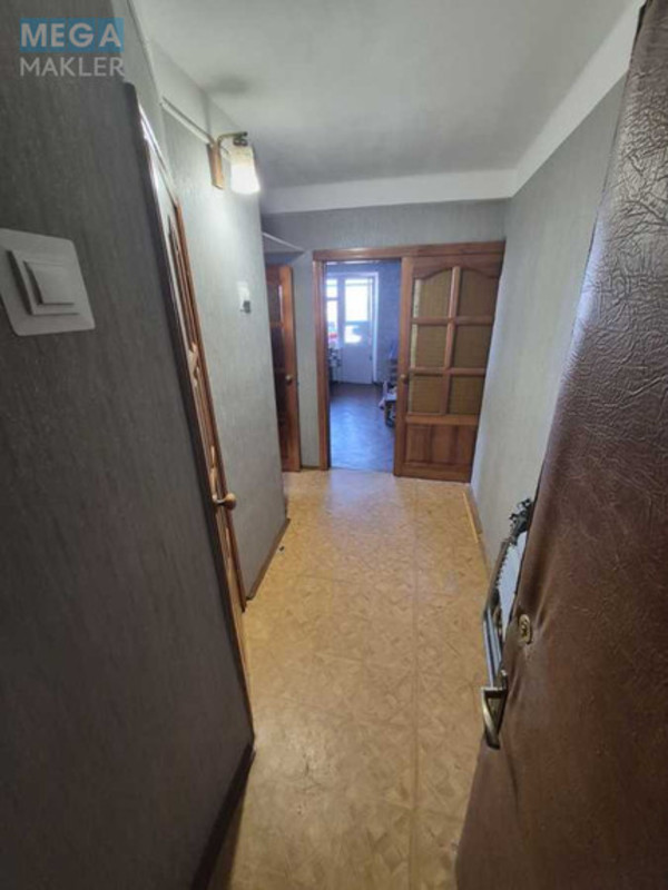 Продаж 1 кімнатної квартири (33/18/6), 8 пов. 9 пов. будинку, <a class="location-link" href="/kiev/" title="Недвижимость Київ">Київ</a>, <a class="location-link" href="/kiev/solomenskij/" title="Недвижимость Солом'янський район">Солом'янський р-н</a>, Михаила Донца ул., 21а (изображение 11)