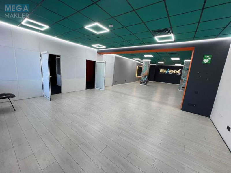 Оренда комерційної нерухомості, 150&nbsp;кв.м, под офис, <a class="location-link" href="/kiev/" title="Недвижимость Київ">Київ</a>, <a class="location-link" href="/kiev/pecherskij/" title="Недвижимость Печерський район">Печерський р-н</a>, Евгения Коновальца ул., 36Д (изображение 2)