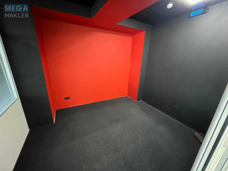 Оренда комерційної нерухомості, 150&nbsp;кв.м, под офис, <a class="location-link" href="/kiev/" title="Недвижимость Київ">Київ</a>, <a class="location-link" href="/kiev/pecherskij/" title="Недвижимость Печерський район">Печерський р-н</a>, Евгения Коновальца ул., 36Д (изображение 7)