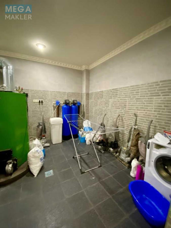 Продаж дома, 3&nbsp;поверху, 422&nbsp;кв.м, 6&nbsp;кімнат, ділянка 10&nbsp;соток, <a class="location-link" href="/gnedin/" title="Недвижимость Гнідін">Гнідин</a>, Зарічна (изображение 9)