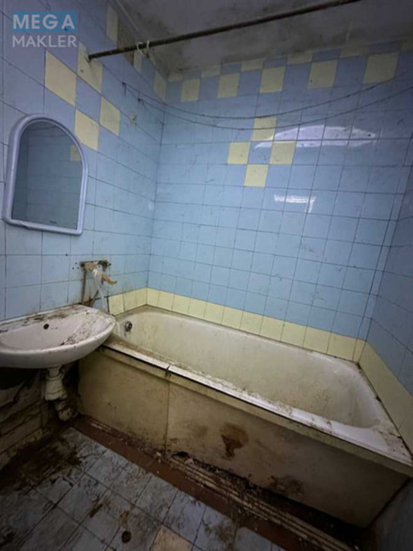 Продаж 3 кімнатної квартири (68/42/8), 1 пов. 9 пов. будинку, <a class="location-link" href="/kiev/" title="Недвижимость Київ">Київ</a>, <a class="location-link" href="/kiev/svyatoshinskij/" title="Недвижимость Святошинський район">Святошинський р-н</a>, Академіка Корольова просп., 4 (изображение 15)