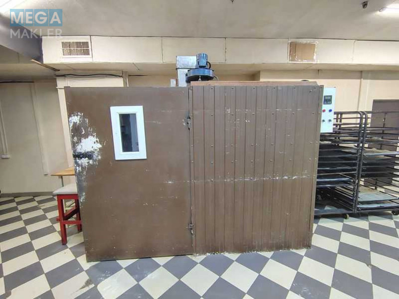 Оренда окремої будівлі/побудови, 155&nbsp;кв.м, <a class="location-link" href="/kiev/" title="Недвижимость Київ">Київ</a>, <a class="location-link" href="/kiev/podolskij/" title="Недвижимость Подільський район">Подільський р-н</a>, Свободи просп., 2в (изображение 9)