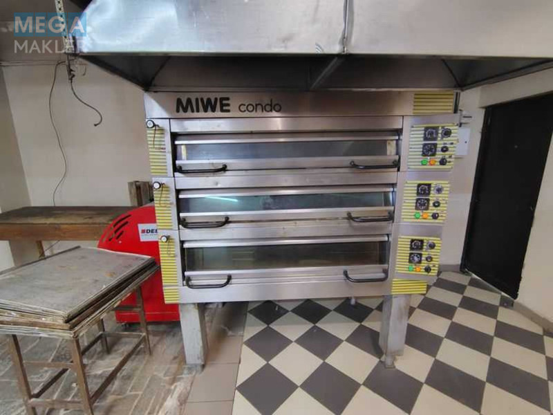 Оренда окремої будівлі/побудови, 155&nbsp;кв.м, <a class="location-link" href="/kiev/" title="Недвижимость Київ">Київ</a>, <a class="location-link" href="/kiev/podolskij/" title="Недвижимость Подільський район">Подільський р-н</a>, Свободи просп., 2в (изображение 10)