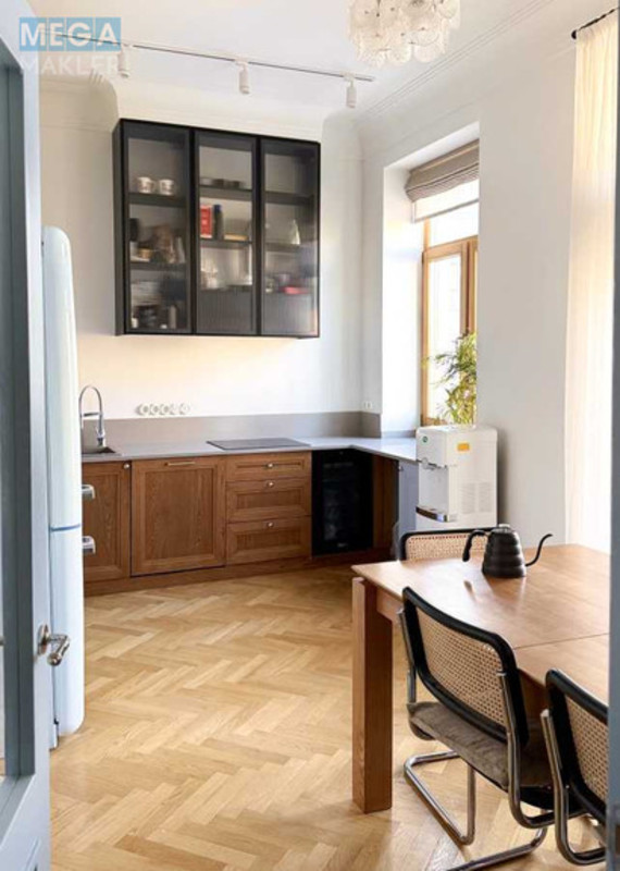 Продаж 3 кімнатної квартири (80/43/15), 4 пов. 5 пов. будинку, <a class="location-link" href="/kiev/" title="Недвижимость Київ">Київ</a>, <a class="location-link" href="/kiev/pecherskij/" title="Недвижимость Печерський район">Печерський р-н</a>, Академика Богомольца ул., 7/14 (изображение 2)