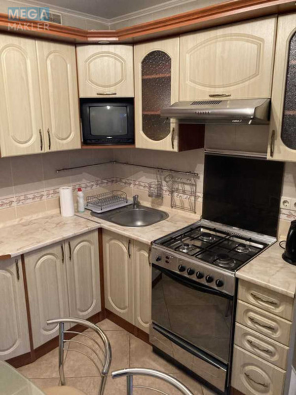 Оренда 1 кімнатної квартири, <a class="location-link" href="/kiev/" title="Недвижимость Київ">Київ</a>, <a class="location-link" href="/kiev/svyatoshinskij/" title="Недвижимость Святошинський район">Святошинський р-н</a>, Жолудєва вул., 1б (изображение 6)