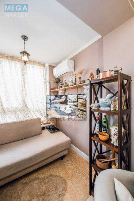 Продаж 1 кімнатної квартири (34/14/11), 3 пов. 5 пов. будинку, <a class="location-link" href="/sofievskaya-borshagovka/" title="Недвижимость Софіївська Борщагівка">Софіївська Борщагівка</a>, Кошова вулиця, 107 (изображение 3)