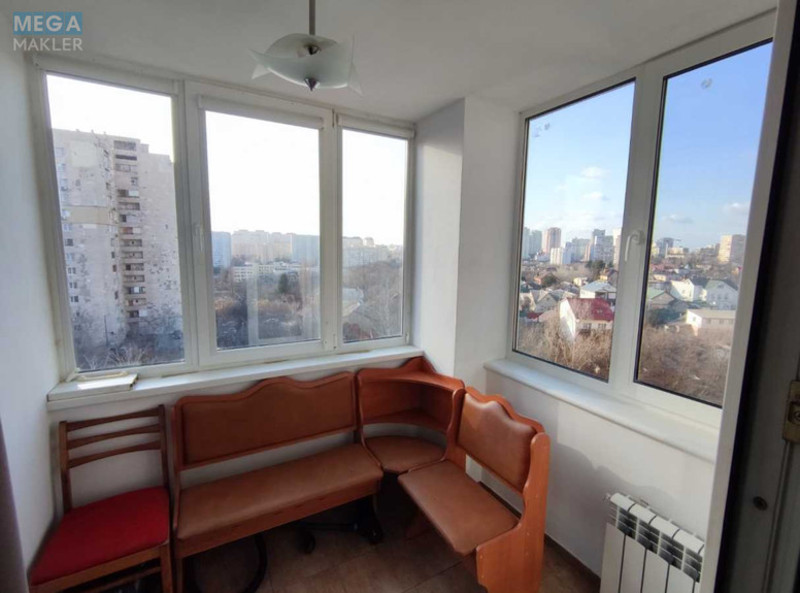 Оренда 1 кімнатної квартири, <a class="location-link" href="/kiev/" title="Недвижимость Київ">Київ</a>, <a class="location-link" href="/kiev/solomenskij/" title="Недвижимость Солом'янський район">Солом'янський р-н</a>, Петра Радченко ул., 8 (изображение 5)