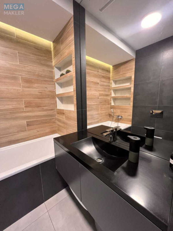 Оренда 3 кімнатної квартири, <a class="location-link" href="/kiev/" title="Недвижимость Київ">Київ</a>, <a class="location-link" href="/kiev/pecherskij/" title="Недвижимость Печерський район">Печерський р-н</a>, Предславинская ул., 53 (изображение 18)