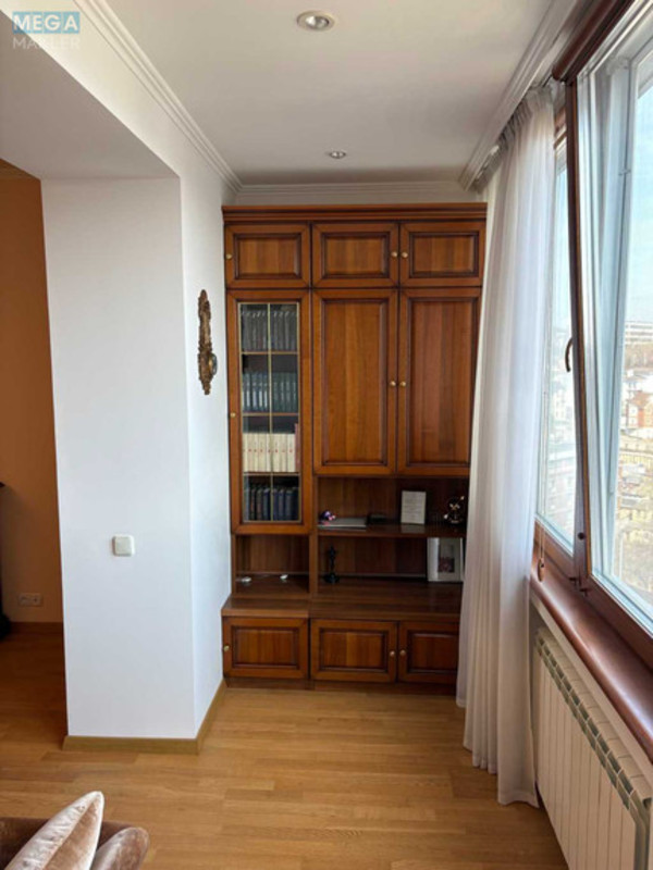 Оренда 2 кімнатної квартири, <a class="location-link" href="/kiev/" title="Недвижимость Київ">Київ</a>, <a class="location-link" href="/kiev/pecherskij/" title="Недвижимость Печерський район">Печерський р-н</a>, Старонаводницкая ул., 8а (изображение 8)