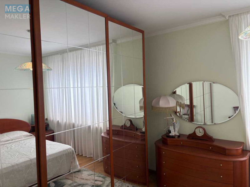 Оренда 2 кімнатної квартири, <a class="location-link" href="/kiev/" title="Недвижимость Київ">Київ</a>, <a class="location-link" href="/kiev/pecherskij/" title="Недвижимость Печерський район">Печерський р-н</a>, Старонаводницкая ул., 8а (изображение 12)