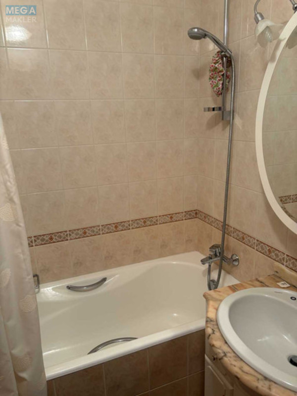 Оренда 2 кімнатної квартири, <a class="location-link" href="/kiev/" title="Недвижимость Київ">Київ</a>, <a class="location-link" href="/kiev/pecherskij/" title="Недвижимость Печерський район">Печерський р-н</a>, Старонаводницкая ул., 8а (изображение 21)