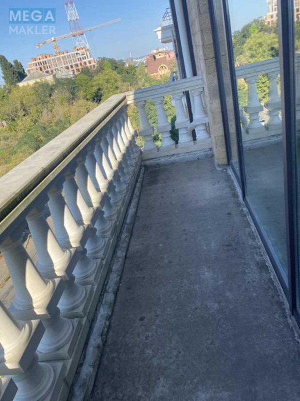 Продаж 3 кімнатної квартири (400/153/?), 5 пов. 5 пов. будинку, <a class="location-link" href="/kiev/" title="Недвижимость Київ">Київ</a>, <a class="location-link" href="/kiev/shevchenkovskij/" title="Недвижимость Шевченківський район">Шевченківський р-н</a>, Лукянівський пров., 2А (изображение 8)