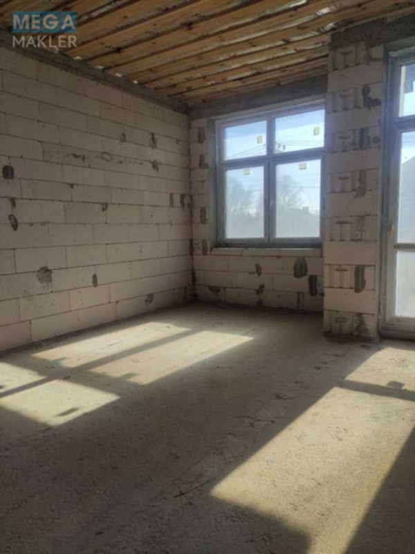 Продаж дома, 3&nbsp;поверху, 350&nbsp;кв.м, 5&nbsp;кімнат, ділянка 18&nbsp;соток, <a class="location-link" href="/pogreby-selo-kv-brovarskij-rajon/" title="Недвижимость Погреби">Погреби</a>, Гайова (изображение 8)