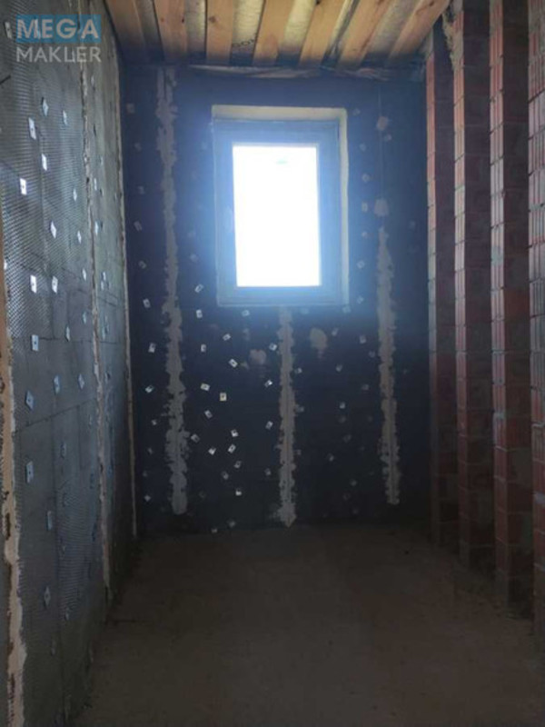 Продаж дома, 3&nbsp;поверху, 350&nbsp;кв.м, 5&nbsp;кімнат, ділянка 18&nbsp;соток, <a class="location-link" href="/pogreby-selo-kv-brovarskij-rajon/" title="Недвижимость Погреби">Погреби</a>, Гайова (изображение 9)