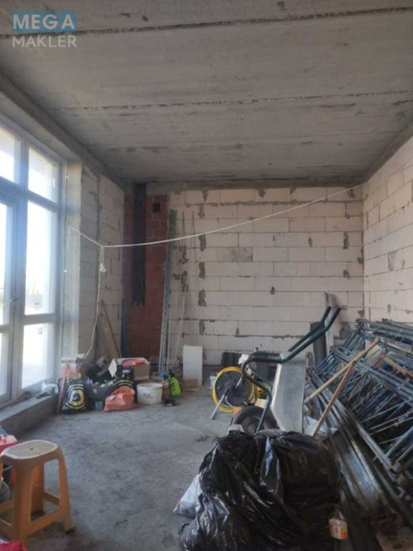 Продаж дома, 3&nbsp;поверху, 350&nbsp;кв.м, 5&nbsp;кімнат, ділянка 18&nbsp;соток, <a class="location-link" href="/pogreby-selo-kv-brovarskij-rajon/" title="Недвижимость Погреби">Погреби</a>, Гайова (изображение 12)