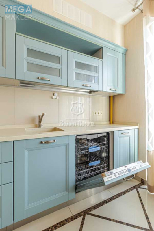 Продаж 3 кімнатної квартири (105/72/15,4), 3 пов. 5 пов. будинку, <a class="location-link" href="/kiev/" title="Недвижимость Київ">Київ</a>, <a class="location-link" href="/kiev/solomenskij/" title="Недвижимость Солом'янський район">Солом'янський р-н</a>, Патріотів вул., 74 (изображение 5)