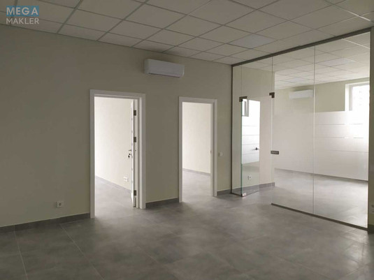 Оренда комерційної нерухомості, 214&nbsp;кв.м, под офис, <a class="location-link" href="/kiev/" title="Недвижимость Київ">Київ</a>, <a class="location-link" href="/kiev/dneprovskij/" title="Недвижимость Дніпровський район">Дніпровський р-н</a>, Уинстона Черчилля ул., 1 (изображение 2)