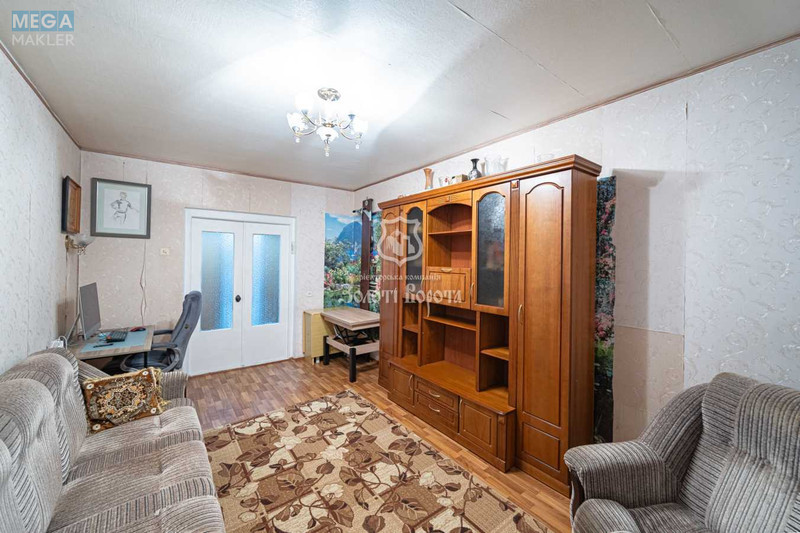 Продаж 3 кімнатної квартири (70,1/38,4/9,4), 7 пов. 9 пов. будинку, <a class="location-link" href="/kiev/" title="Недвижимость Київ">Київ</a>, <a class="location-link" href="/kiev/podolskij/" title="Недвижимость Подільський район">Подільський р-н</a>, Світлицького вул., 28 (изображение 3)