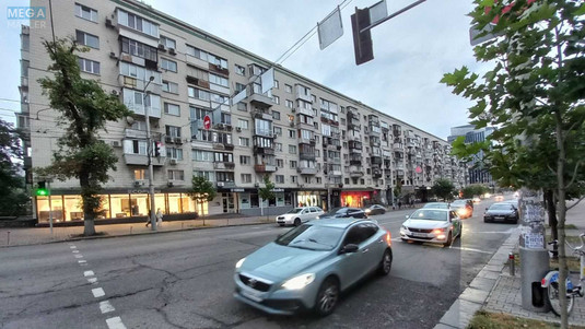 Оренда 1 кімнатної квартири, <a class="location-link" href="/kiev/" title="Недвижимость Київ">Київ</a>, <a class="location-link" href="/kiev/pecherskij/" title="Недвижимость Печерський район">Печерський р-н</a>, Большая Васильковская ул., 129 (изображение 11)