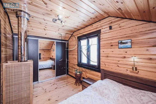 Продаж дома, 2&nbsp;поверху, 200&nbsp;кв.м, 4&nbsp;кімнати, ділянка 6&nbsp;соток, <a class="location-link" href="/kiev/" title="Недвижимость Київ">Київ</a>, <a class="location-link" href="/kiev/svyatoshinskij/" title="Недвижимость Святошинський район">Святошинський р-н</a>, Берковецька вул. (изображение 18)