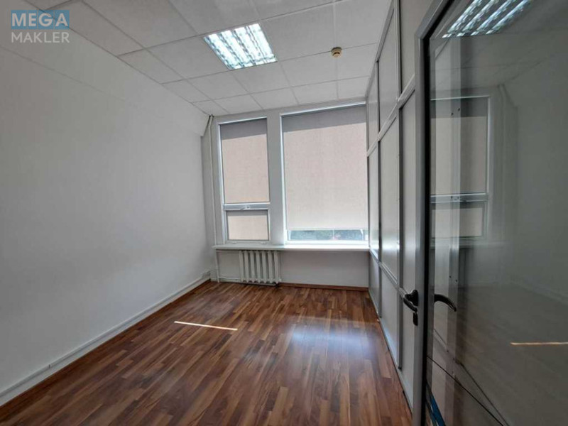 Оренда комерційної нерухомості, 35&nbsp;кв.м, под офис, <a class="location-link" href="/kiev/" title="Недвижимость Київ">Київ</a>, <a class="location-link" href="/kiev/dneprovskij/" title="Недвижимость Дніпровський район">Дніпровський р-н</a>, Евгения Сверстюка ул., 11Б (изображение 6)