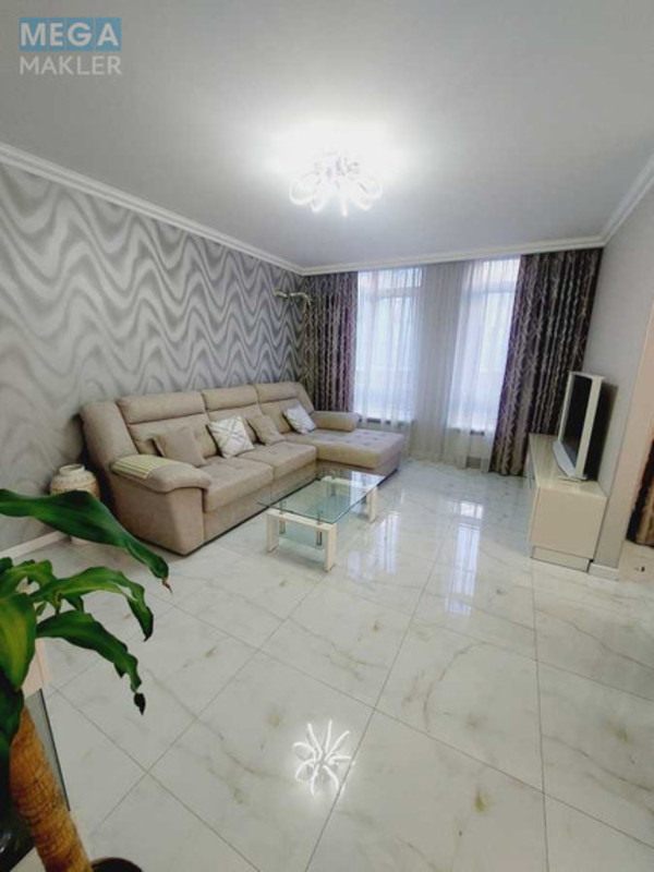 Продаж 3 кімнатної квартири (84/49/13), 3 пов. 8 пов. будинку, <a class="location-link" href="/kiev/" title="Недвижимость Київ">Київ</a>, <a class="location-link" href="/kiev/goloseevskij/" title="Недвижимость Голосіївський район">Голосіївський р-н</a>, Тадея Рыльского бульв., 1 (изображение 4)