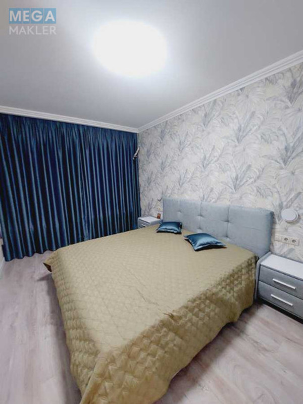 Продаж 3 кімнатної квартири (84/49/13), 3 пов. 8 пов. будинку, <a class="location-link" href="/kiev/" title="Недвижимость Київ">Київ</a>, <a class="location-link" href="/kiev/goloseevskij/" title="Недвижимость Голосіївський район">Голосіївський р-н</a>, Тадея Рыльского бульв., 1 (изображение 5)