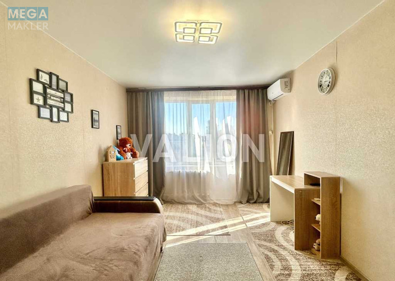 Продаж 3 кімнатної квартири (73,3/45,9/8,2), 9 пов. 16 пов. будинку, <a class="location-link" href="/kiev/" title="Недвижимость Київ">Київ</a>, <a class="location-link" href="/kiev/goloseevskij/" title="Недвижимость Голосіївський район">Голосіївський р-н</a>, Голосіївський просп., 11 (изображение 2)