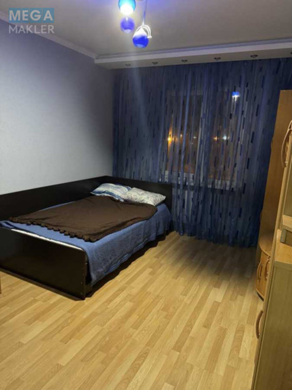 Продаж 3 кімнатної квартири (92/45/14), 3 пов. 16 пов. будинку, <a class="location-link" href="/kiev/" title="Недвижимость Київ">Київ</a>, <a class="location-link" href="/kiev/goloseevskij/" title="Недвижимость Голосіївський район">Голосіївський р-н</a>, Науки просп., 54б (изображение 4)