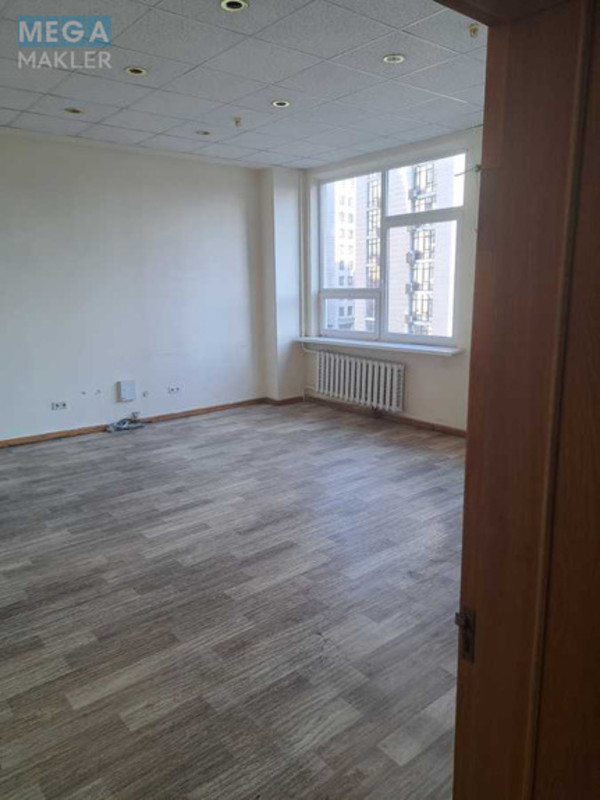 Оренда комерційної нерухомості, 86&nbsp;кв.м, под офис, <a class="location-link" href="/kiev/" title="Недвижимость Київ">Київ</a>, <a class="location-link" href="/kiev/pecherskij/" title="Недвижимость Печерський район">Печерський р-н</a>, Іоанна Павла ІІ вул., 4/6 (изображение 6)