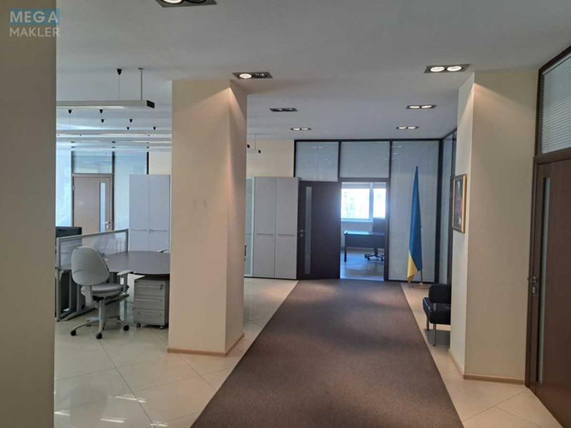 Оренда комерційної нерухомості, 253&nbsp;кв.м, под офис, <a class="location-link" href="/kiev/" title="Недвижимость Київ">Київ</a>, <a class="location-link" href="/kiev/pecherskij/" title="Недвижимость Печерський район">Печерський р-н</a>, Патріса Лумумби вул., 4/6 (изображение 20)