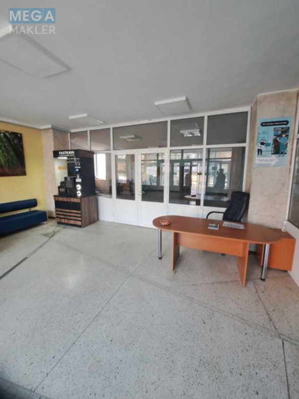 Оренда комерційної нерухомості, 33,60&nbsp;кв.м, под офис, <a class="location-link" href="/kiev/" title="Недвижимость Київ">Київ</a>, <a class="location-link" href="/kiev/pecherskij/" title="Недвижимость Печерський район">Печерський р-н</a>, Патріса Лумумби вул., 4/6 (изображение 3)